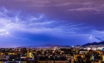 Небесный гул и световые штормы по всему миру: назревает неуправляемая ядерная реакция, способная взорвать Землю